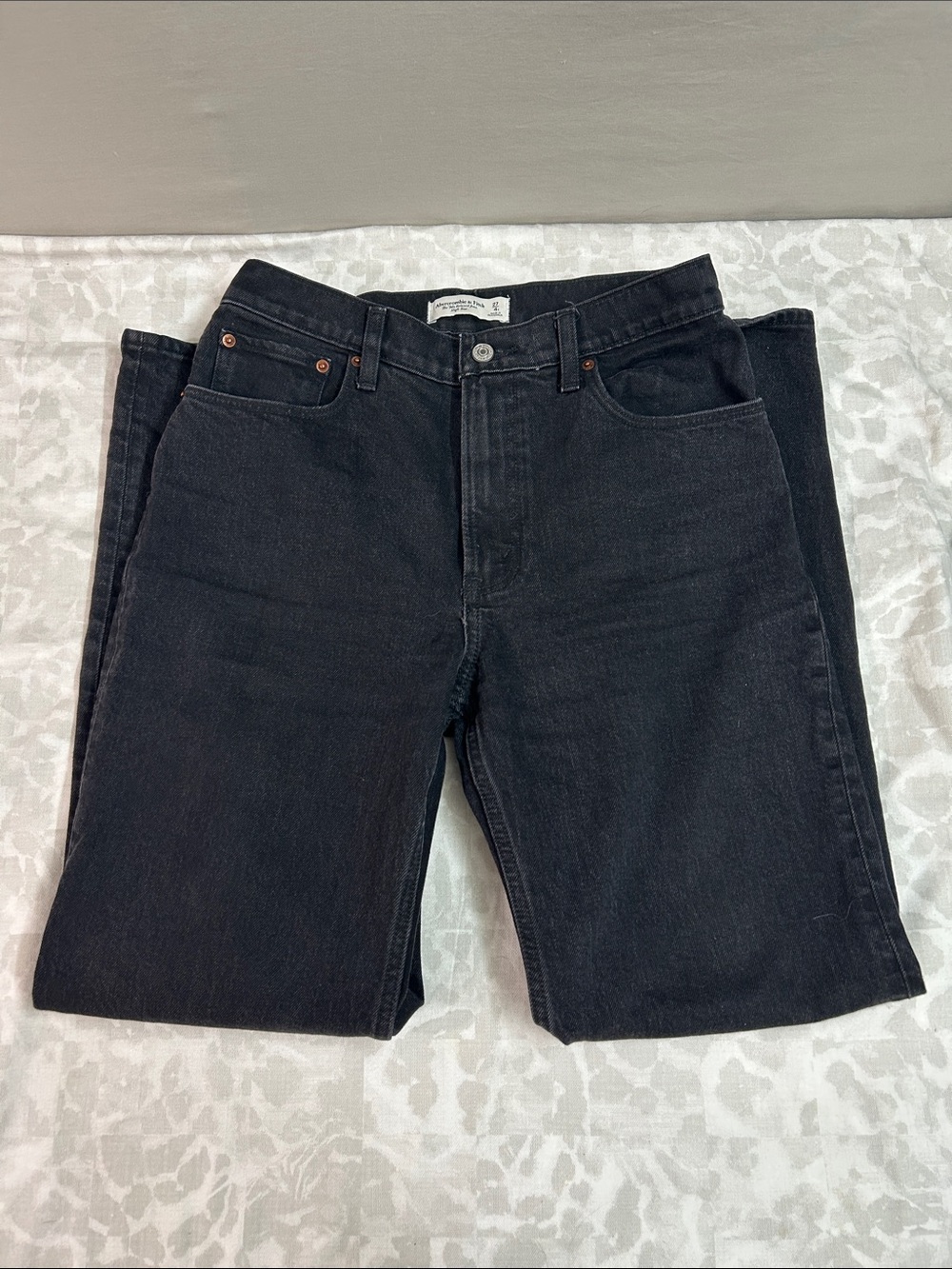 Abercrombie 90s Relaxed Jean High Rise 27
